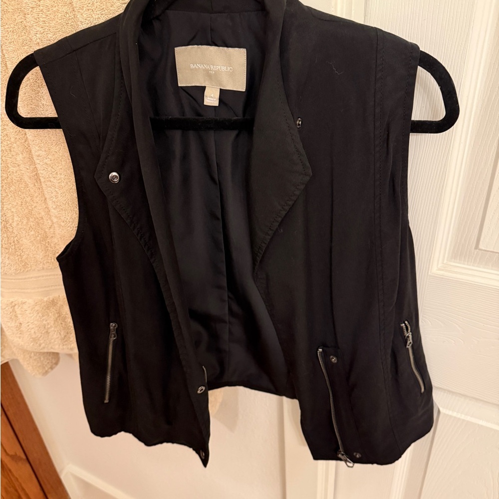 Banana Republic Black Fitted Vest with Notched Lapels
